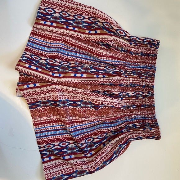 BOHO FLOWY SHORTS - Picture 2 of 2